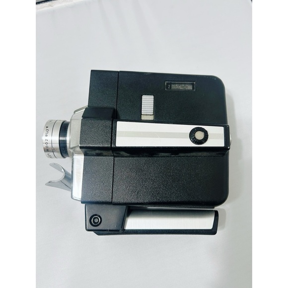 Vintage Bell & Howell Autoload Handheld Camera - Picture 4 of 7